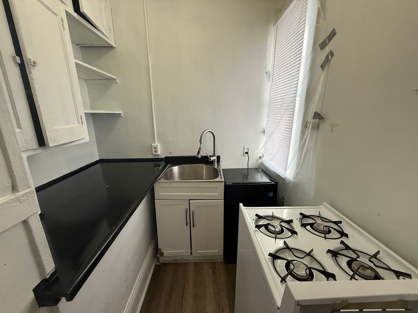 Minneapolis Apartment: 1302 Linden Ave