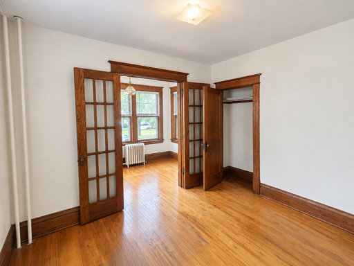 1 Bedroom with Den in Beautiful Summit-University Area! – photo 1