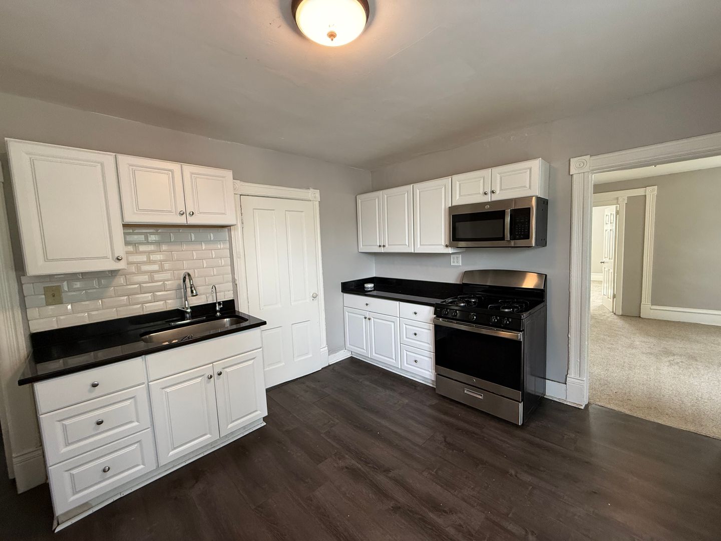 Saint Paul Apartment: 917 Charles Ave
