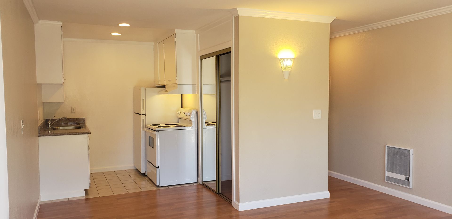 Mountain View Apartment: 1901 Montecito Ave