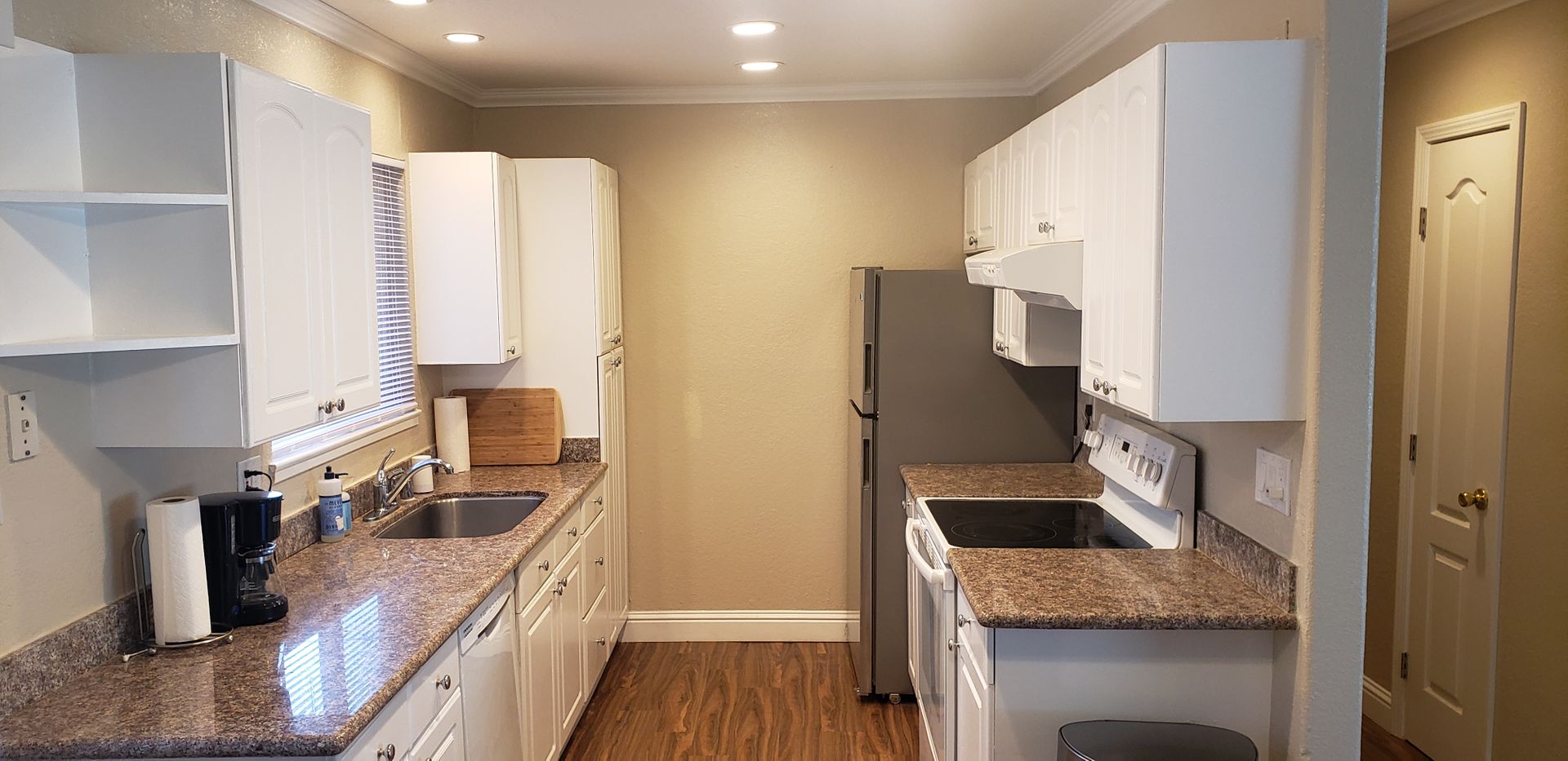 Mountain View Apartment: 1901 Montecito Ave