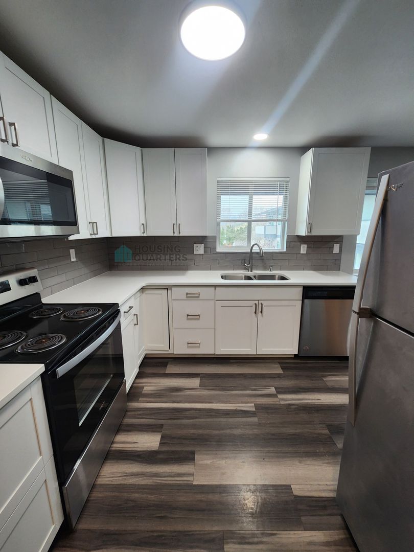 Spokane Valley Apartment: 12421 E Riverside Ave