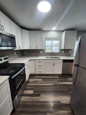 Spokane Valley, updated top floor apartment with storage! NOW offering HALF off First months rent! – photo 1