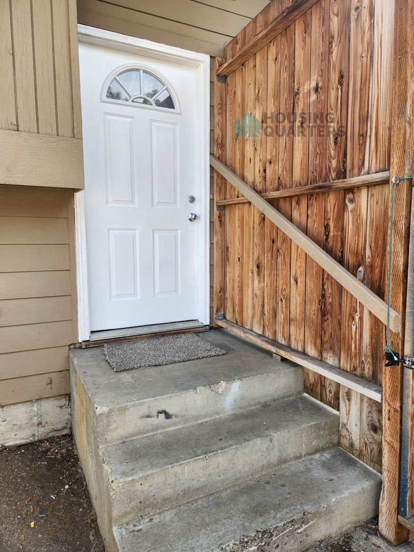 Spokane Apartment: 1917 E Cataldo Ave