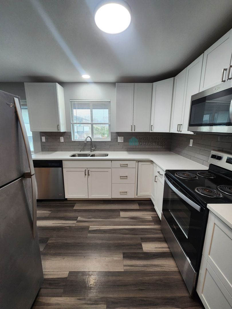 Spokane Valley Apartment: 12421 E Riverside Ave