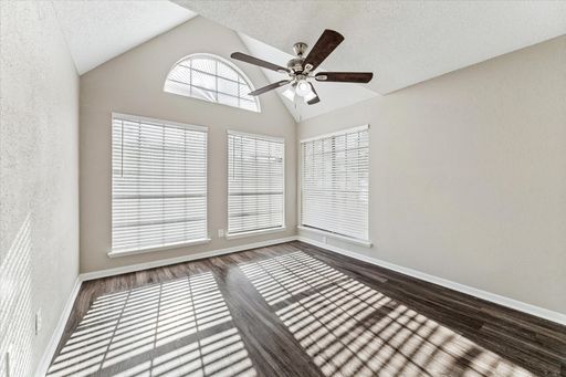 2 Bedroom Rental – 1710 W. TC Jester Blvd - 1108, Houston, TX 77008
