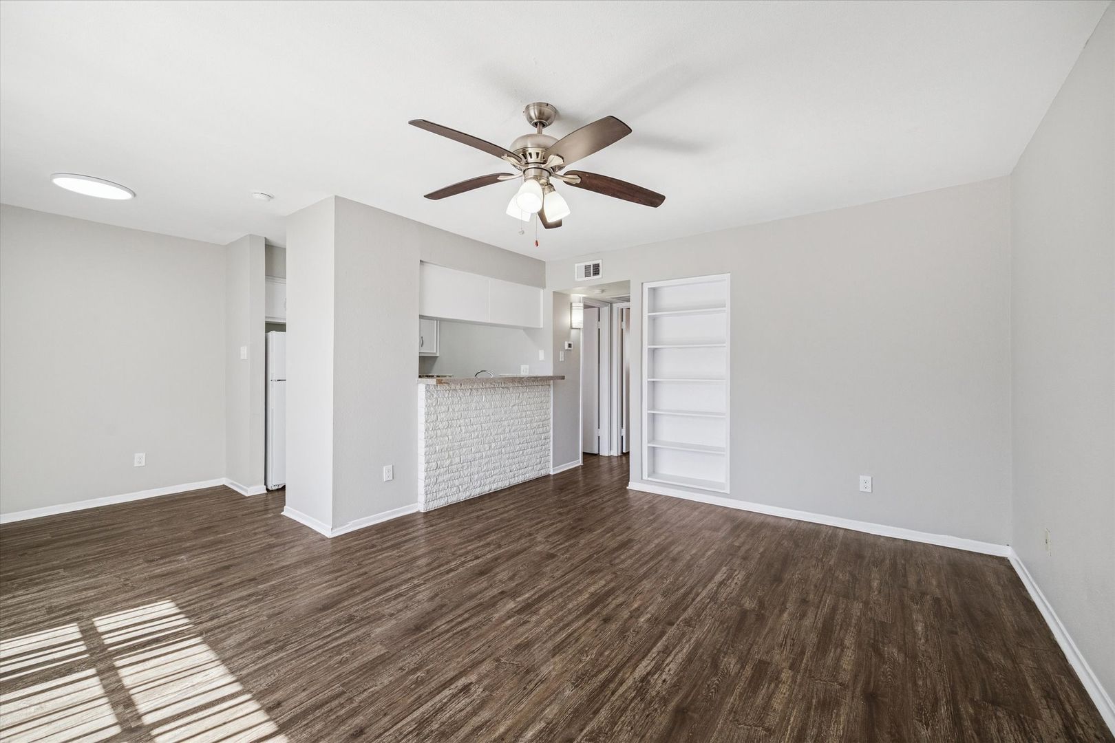 Houston Apartment: 201 Emerson St