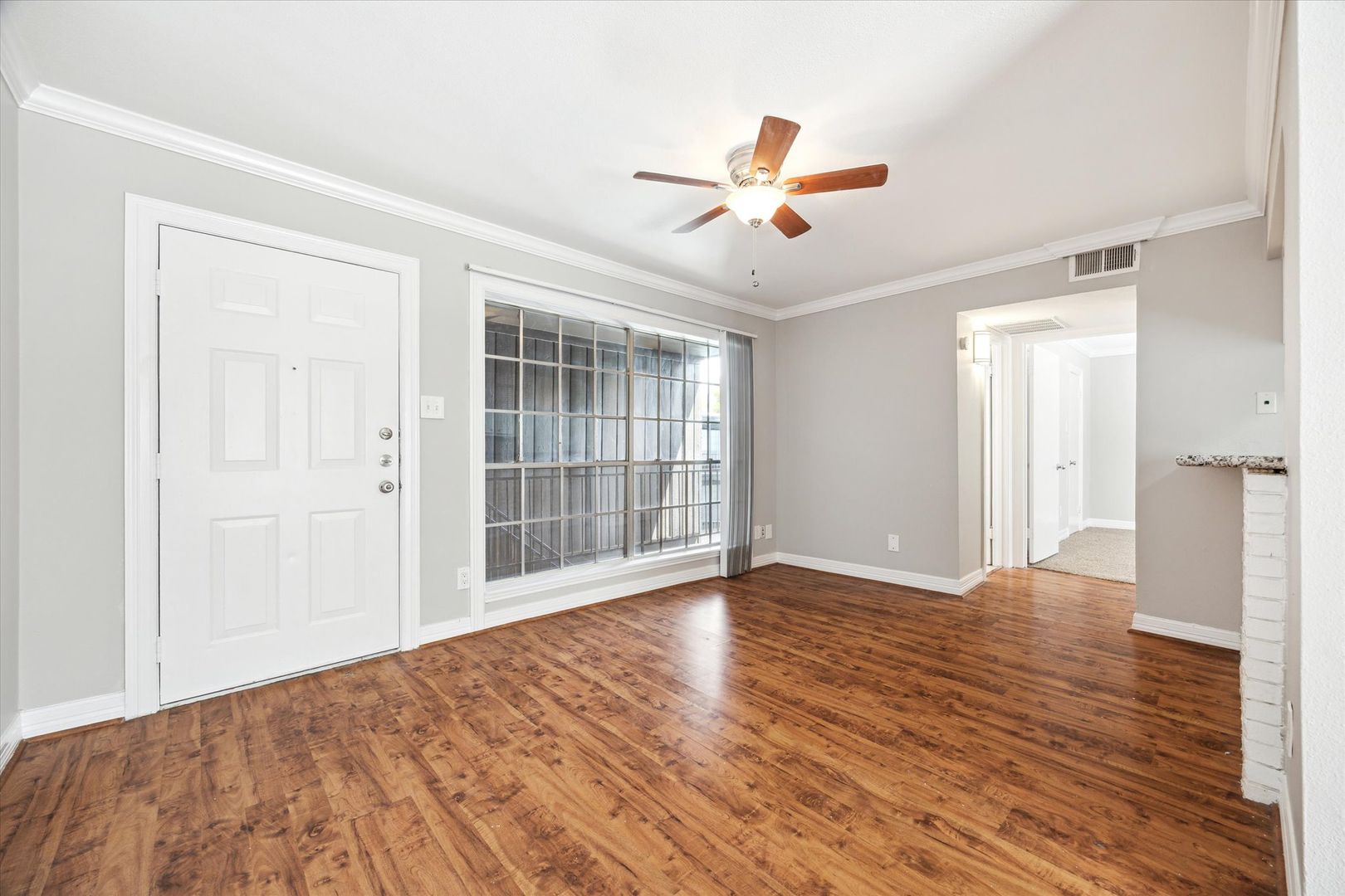 Houston Apartment: 201 Emerson St