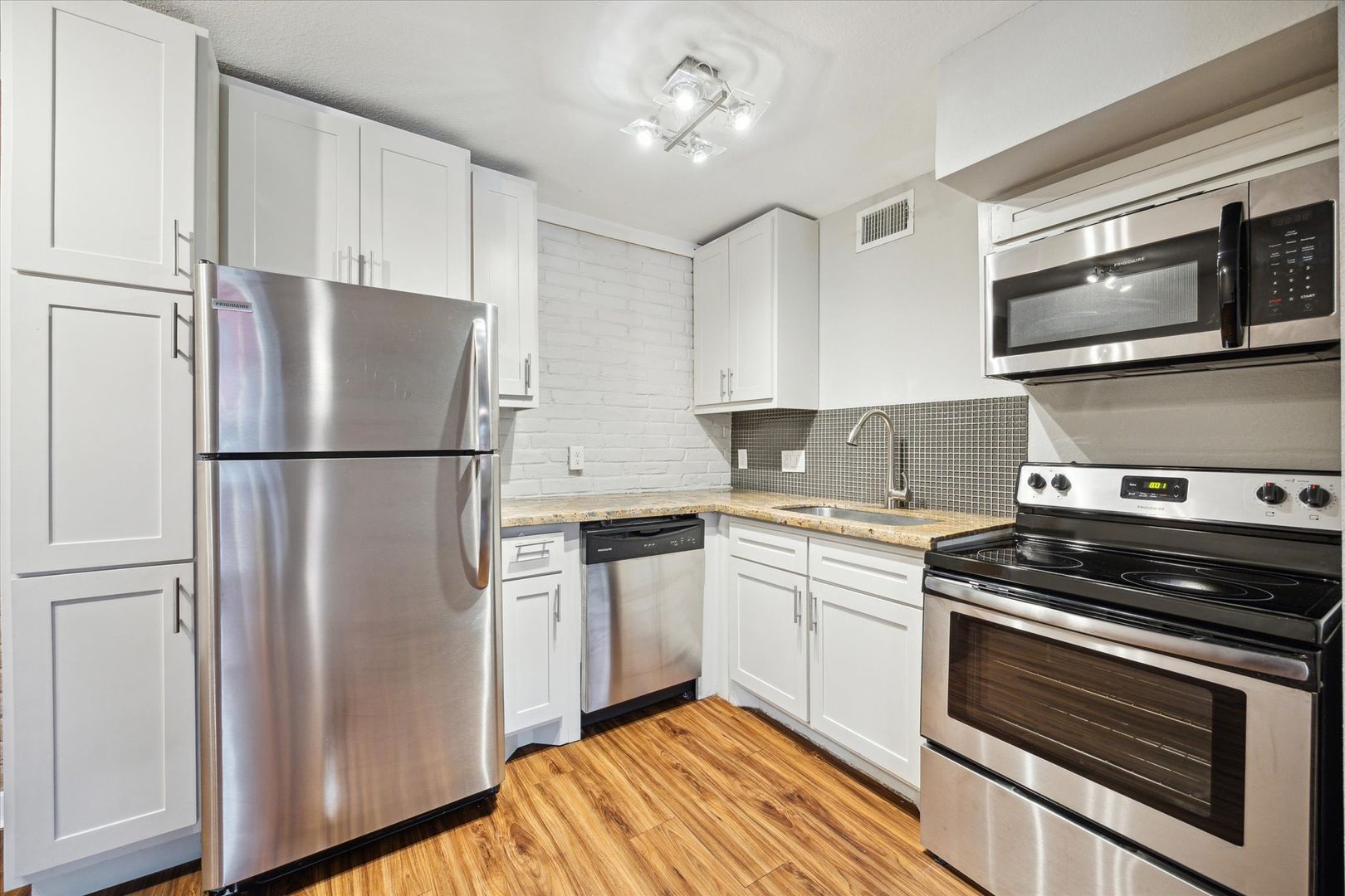 Houston Apartment: 524 Heights Blvd