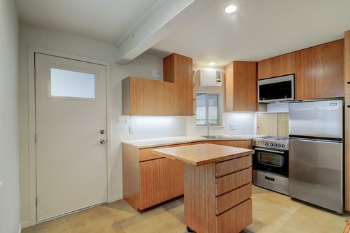Studio House – 3407 Graustark, Unit 18, Houston, TX 77006