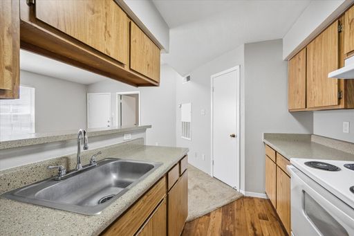 1 Bedroom Rental – 1660 W. TC Jester Blvd - 1012, Houston, TX 77008