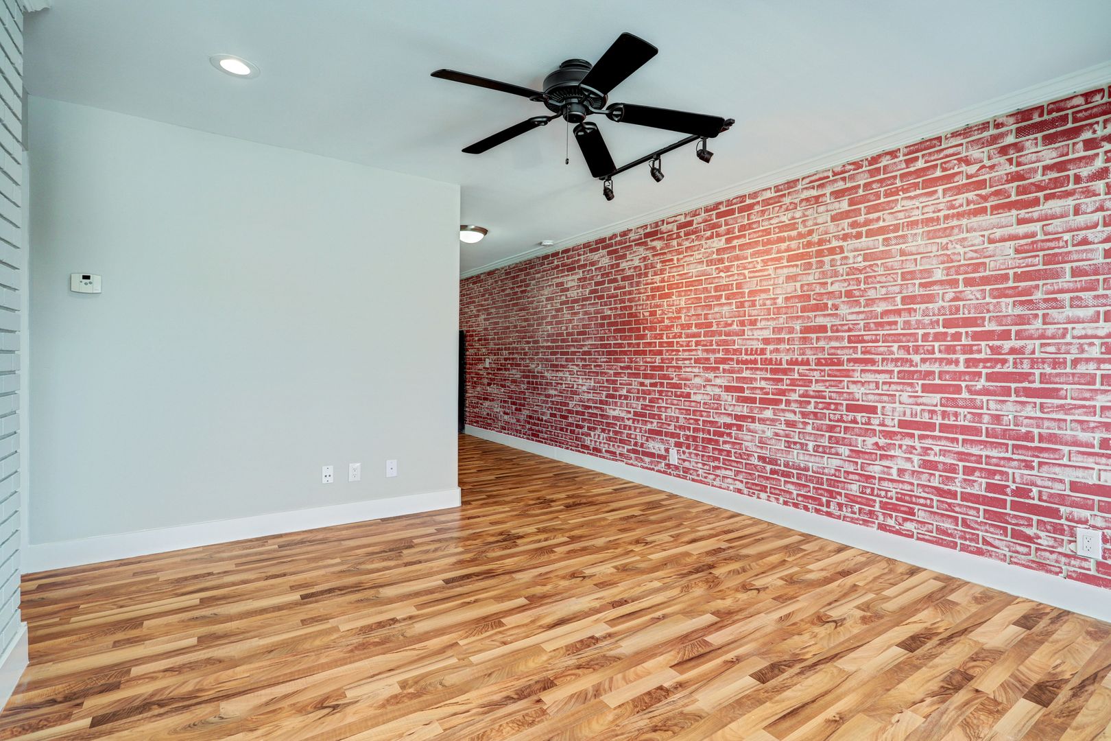 Houston Apartment: 1501 Hyde Park