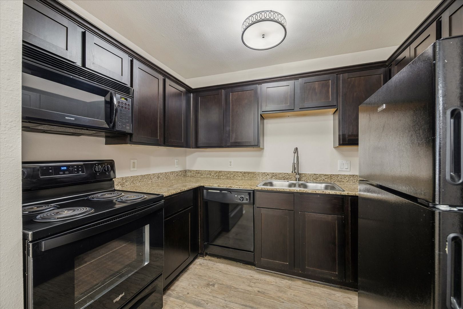 Houston Apartment: 427 W. 16th