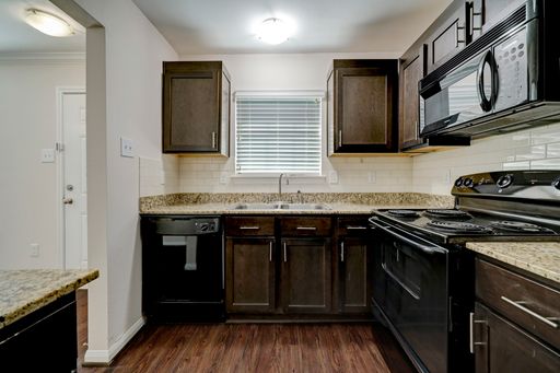 2 Bedroom Rental – 214 W. 17th - 19, Houston, TX 77008