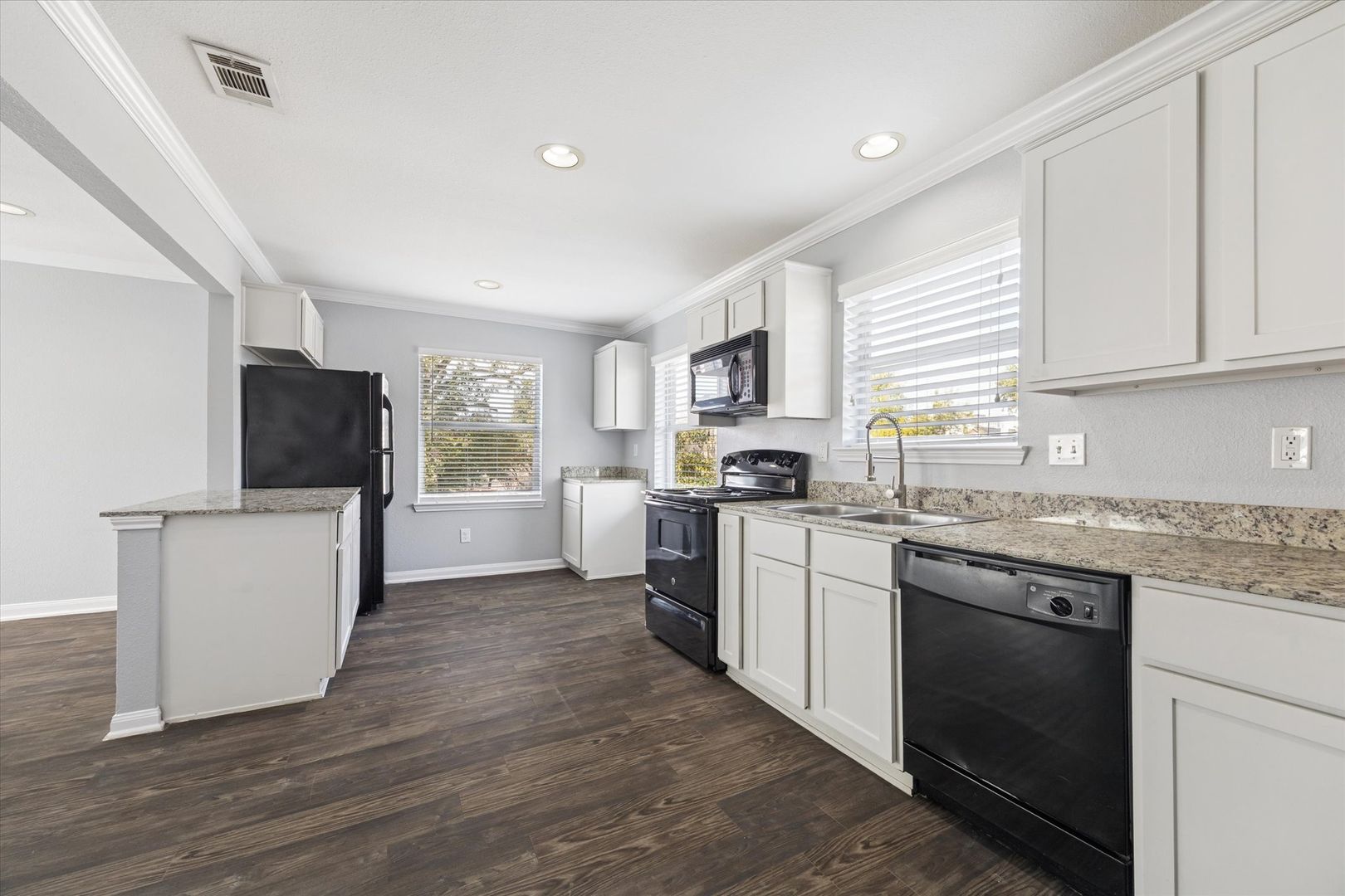 Houston Apartment: 1548 Ashland