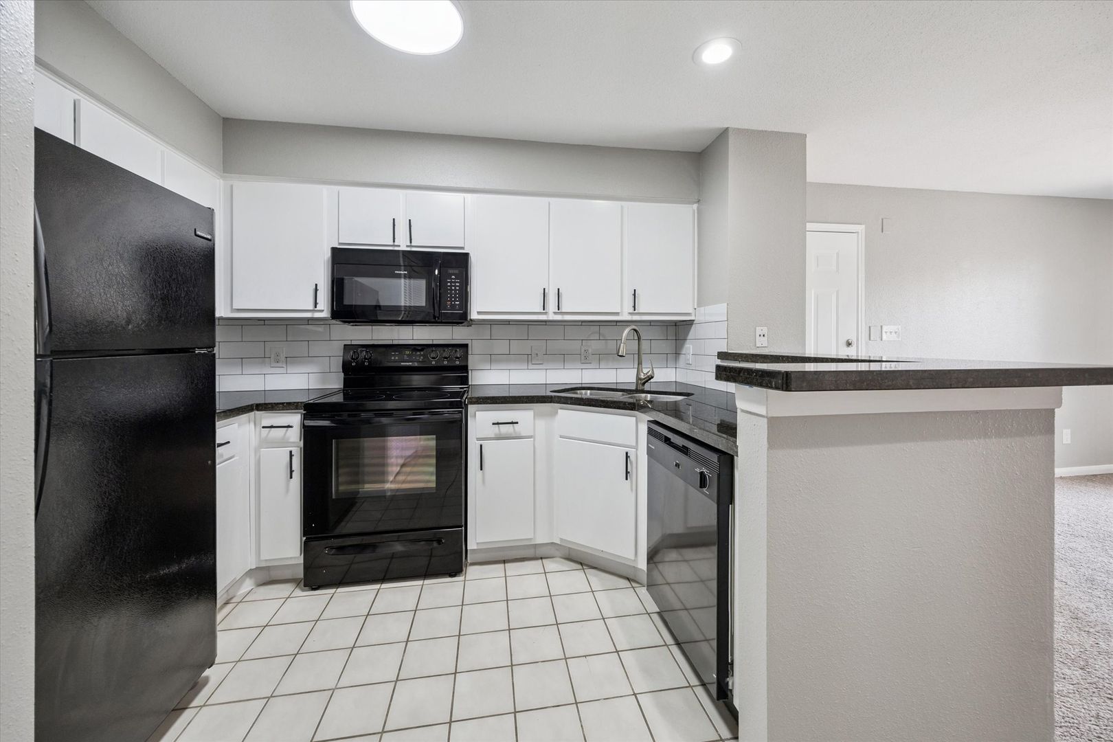 Houston Apartment: 1710 W. TC Jester Blvd