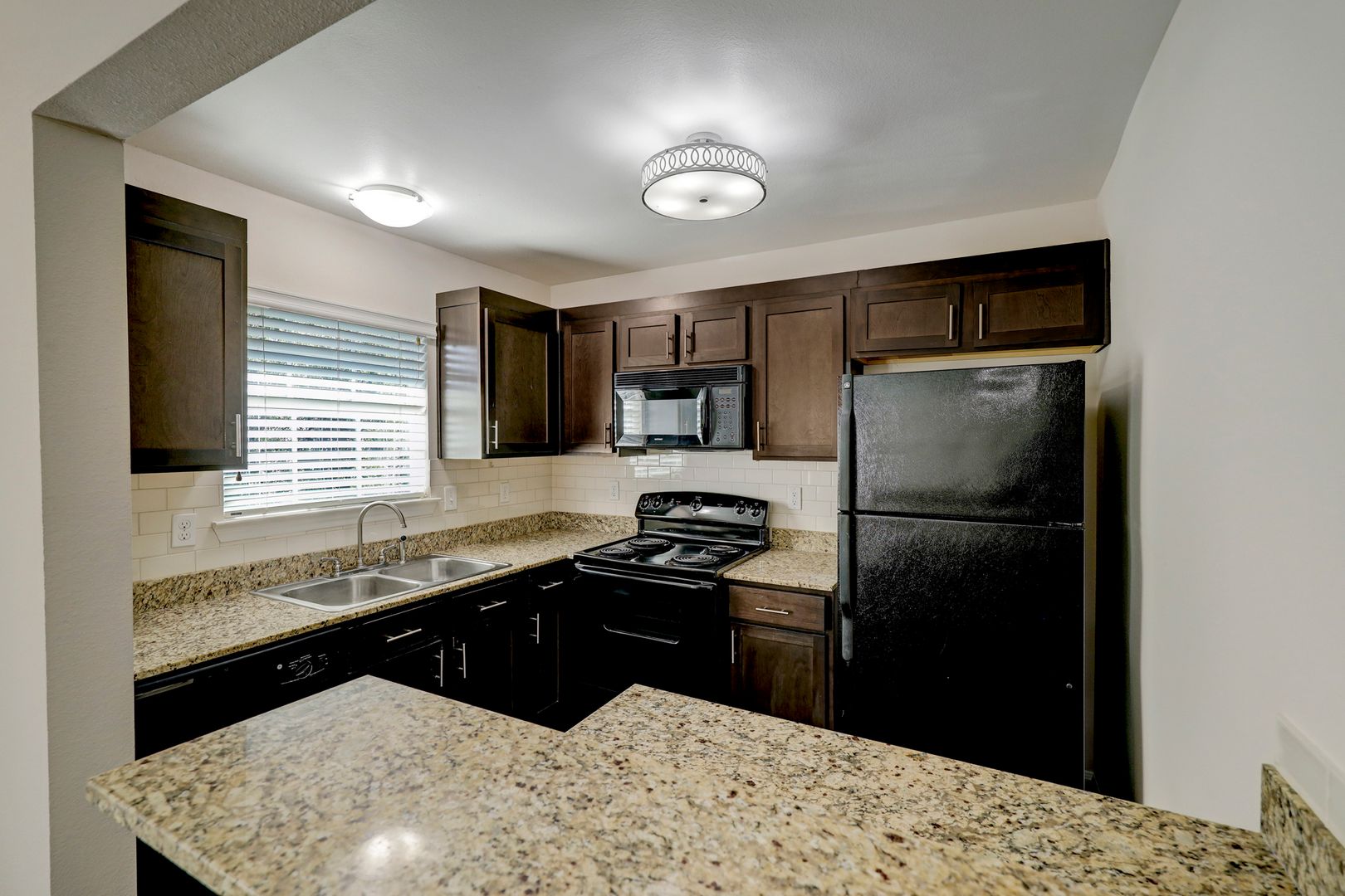 Houston Apartment: 214 W. 17th