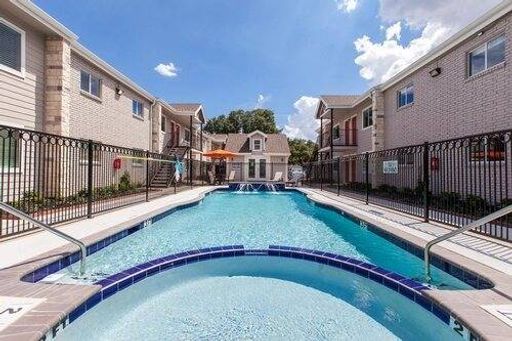 2 Bedroom Rental – 2006 W. 43rd - 10, Houston, TX 77018