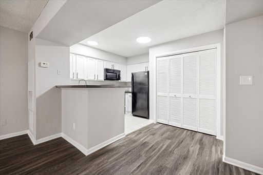 2 Bedroom Rental – 1710 W. TC Jester Blvd - 4132, Houston, TX 77008