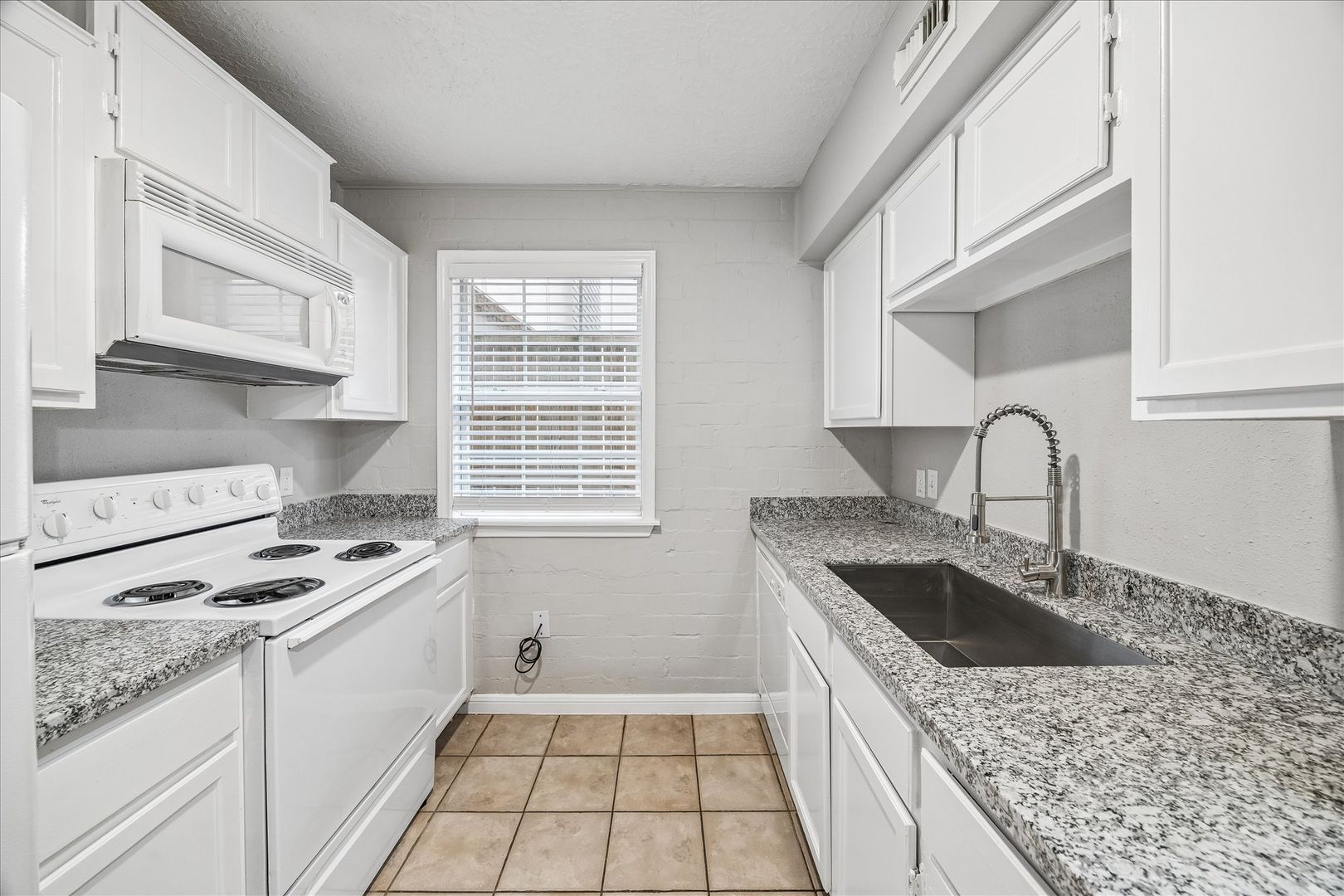Houston Apartment: 802 Stanford