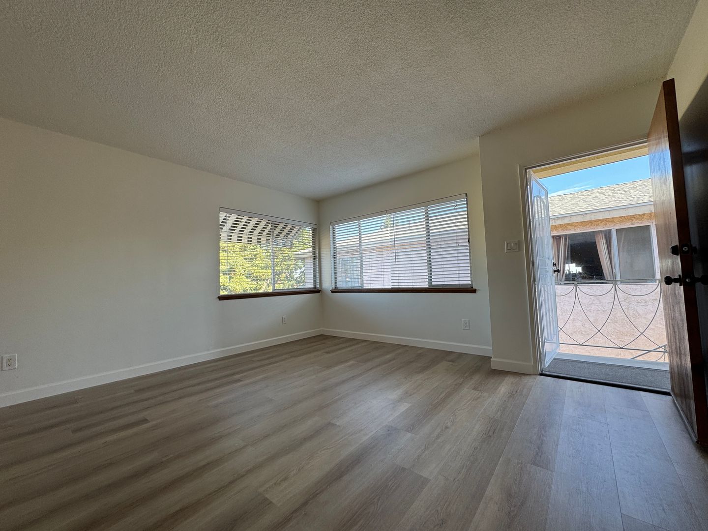 San Pedro Apartment: 673 W. 22nd St. Apt 4