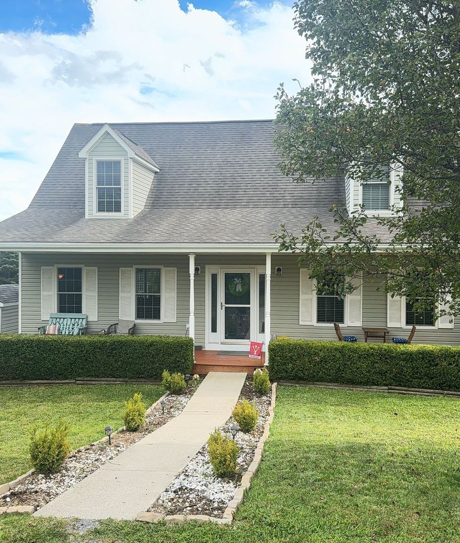 Lexington House: 23 Southfork Lane