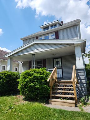 3 BEDROOM MOVE IN READY! – photo 1