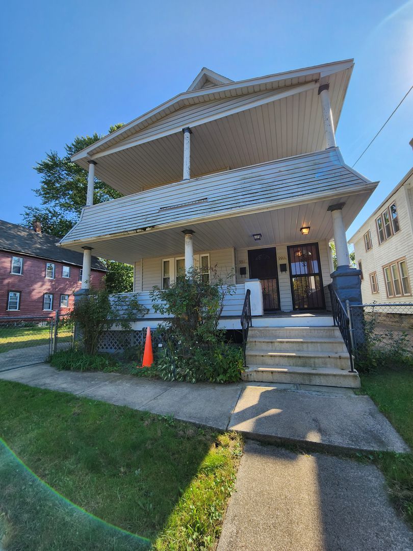 Cleveland Apartment: 9914 Adams Avenue