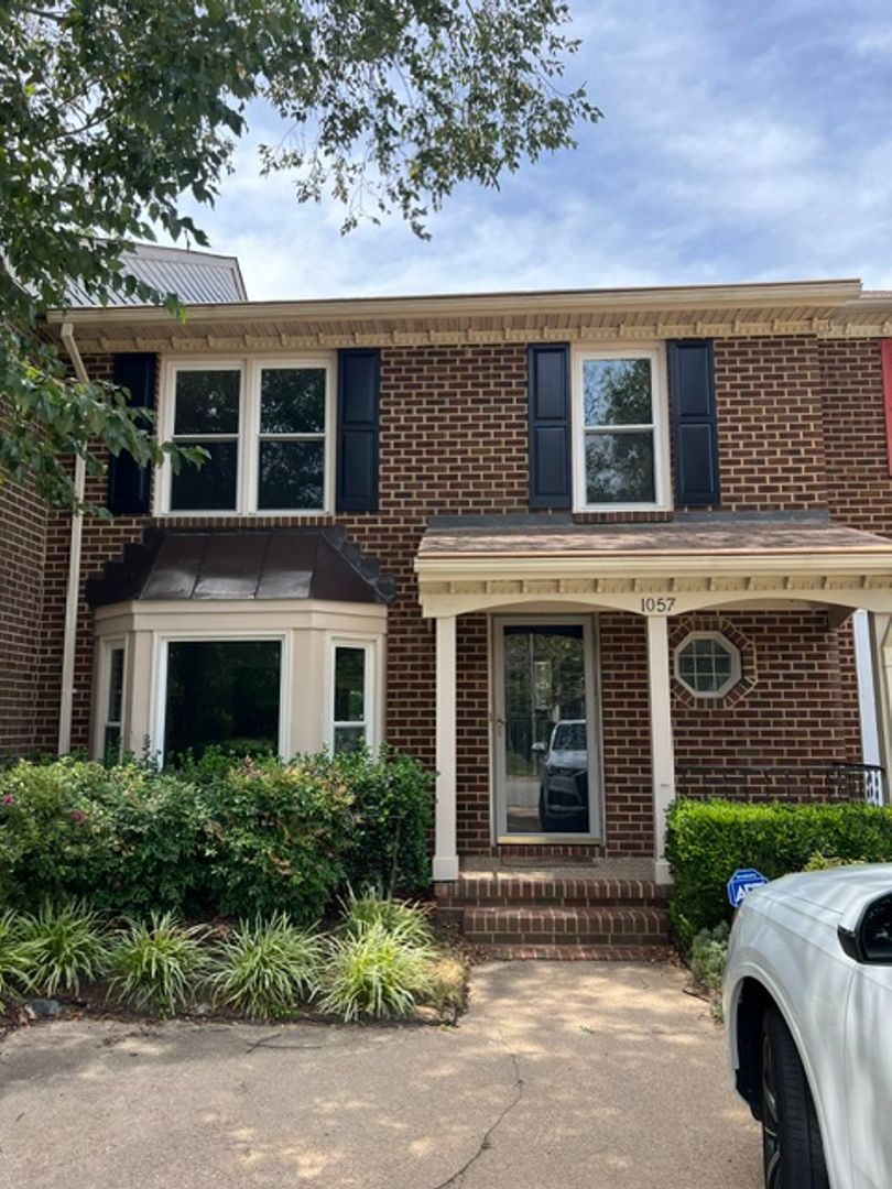 Virginia Beach House: 1057 Tottenham Lane