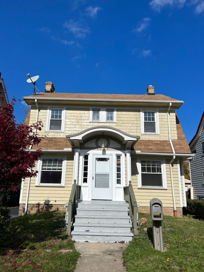 Cleveland Heights House: 3359 Tullamore Road