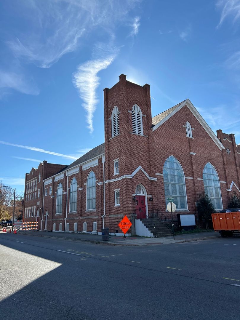 Roanoke Apartment: 825 Stewart Avenue SE