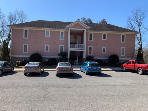 Spacious 2BR 2 Ba single level apartment