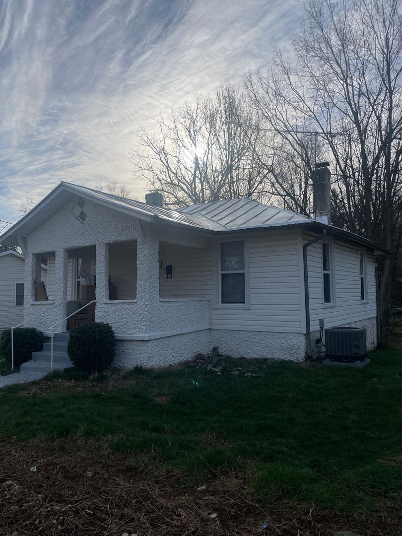 Lexington House: 19 Marble Lane