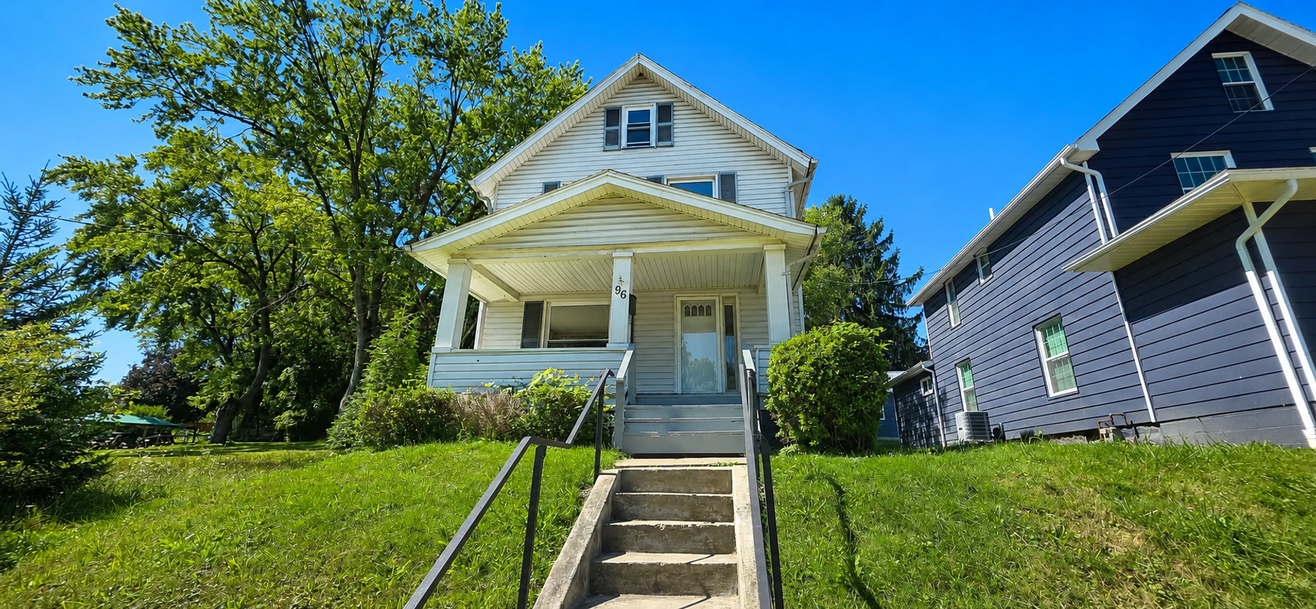 Struthers House: 96 Parkway St