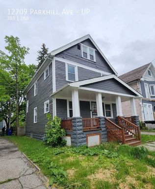 2/3Floor Duplex - 3 Bedrooms - 1.5 Bath – photo 1