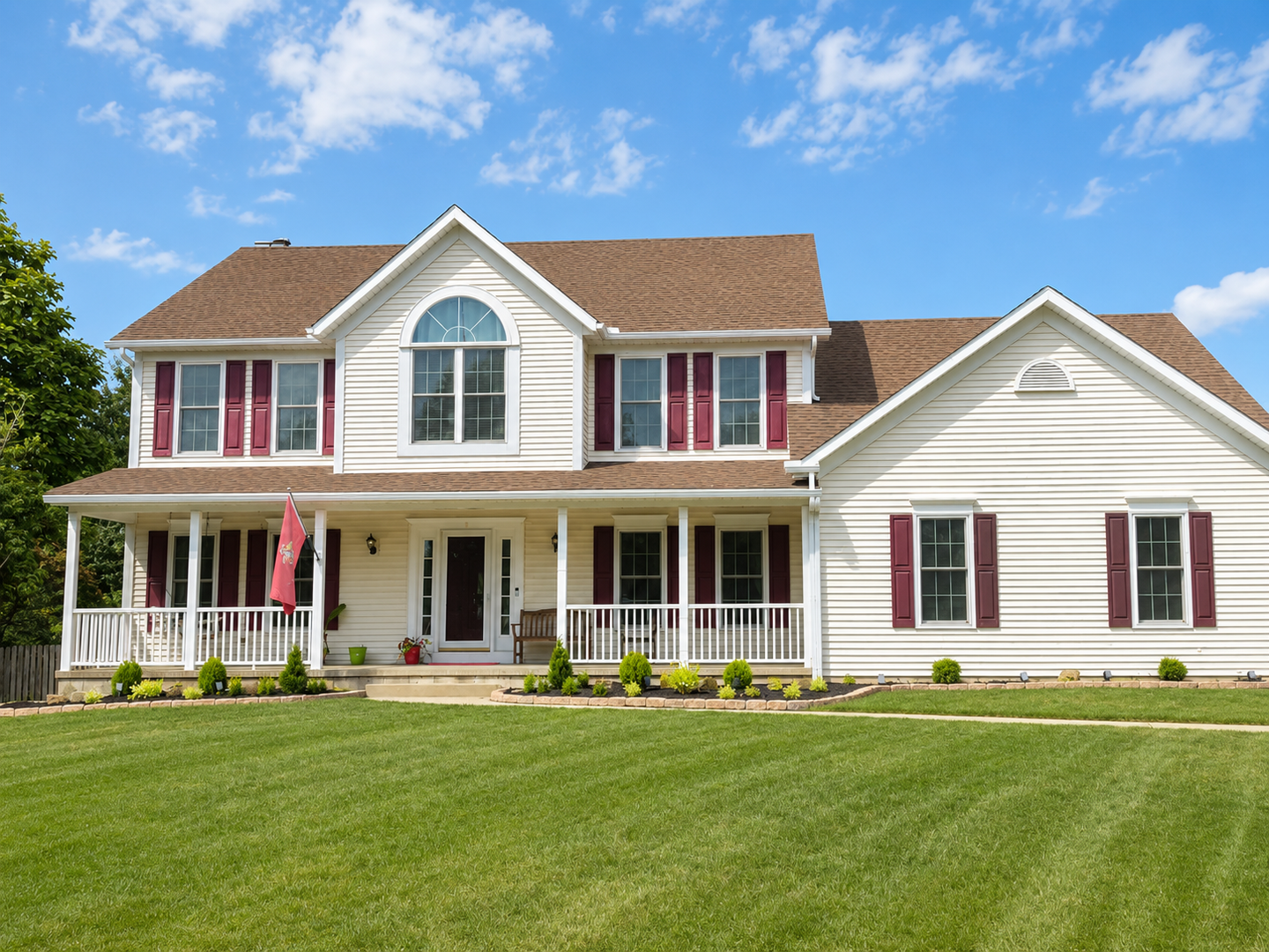 Medina House: 243 Newfield CIR