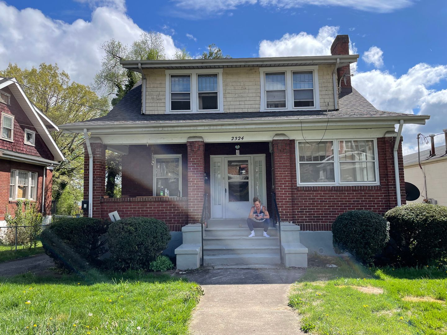 Roanoke Apartment: 2324 Orange Avenue NW