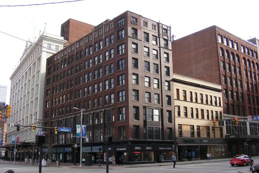 Fully Furnished Public Square Apartment!!! – photo 1