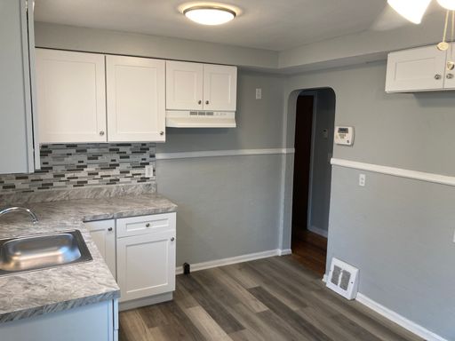 5173 Greenhurst Drive – photo 1