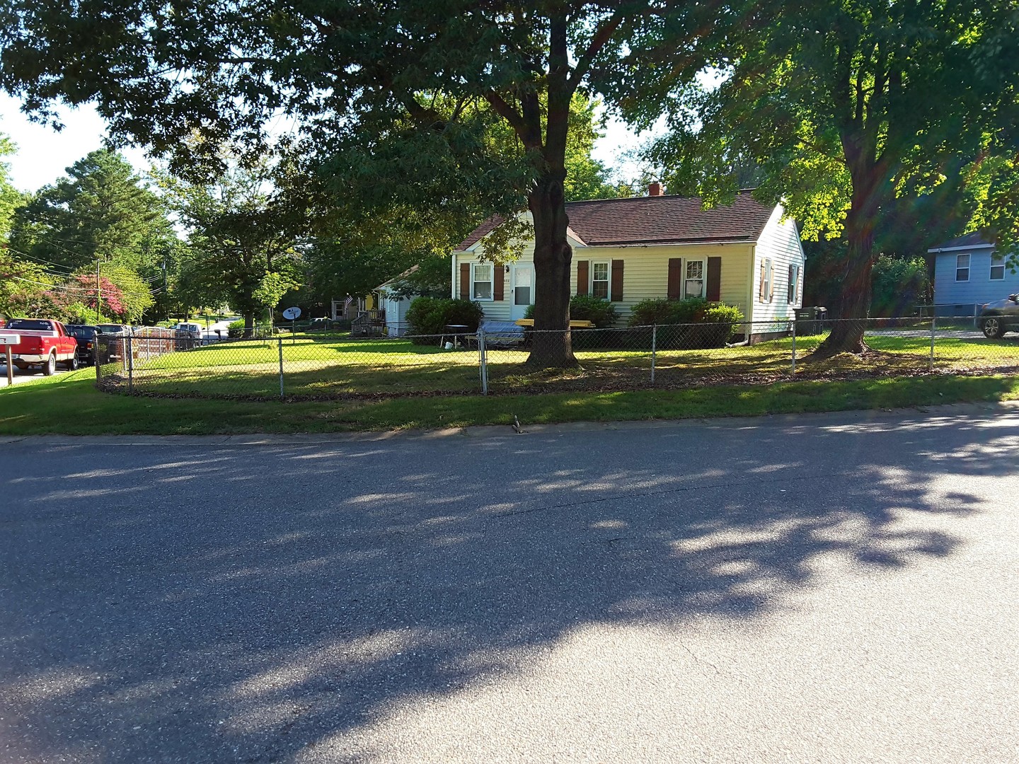 Williamsburg House: 404 Berkley Drive
