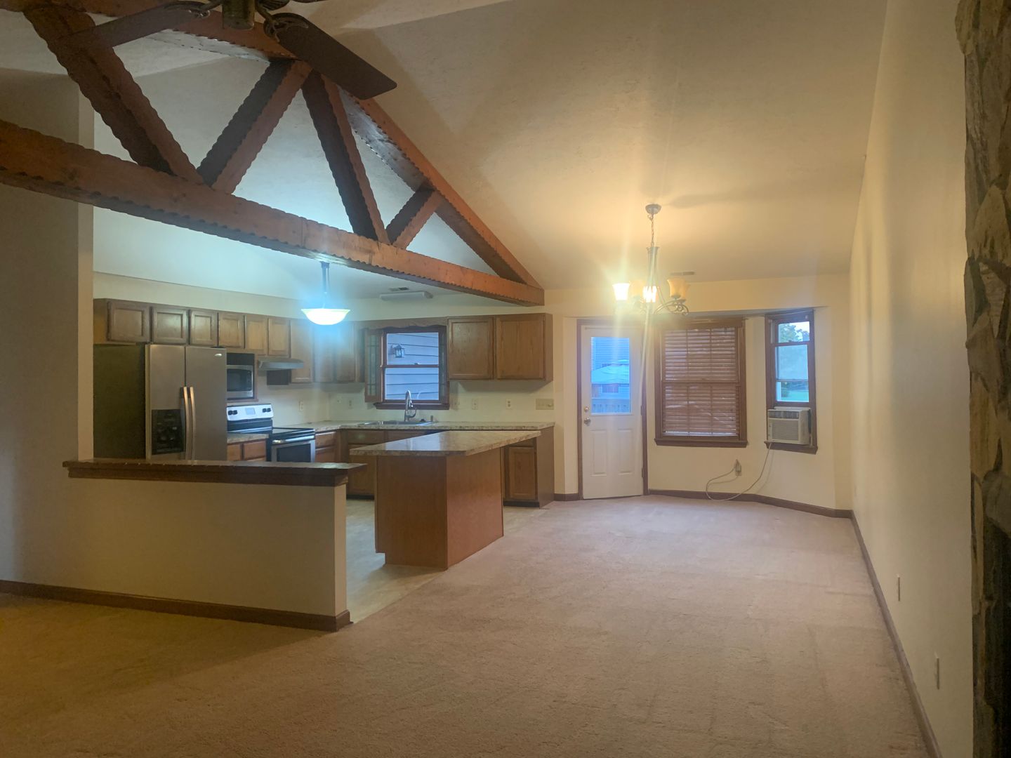 Hampton House: 20 Eagles Landing