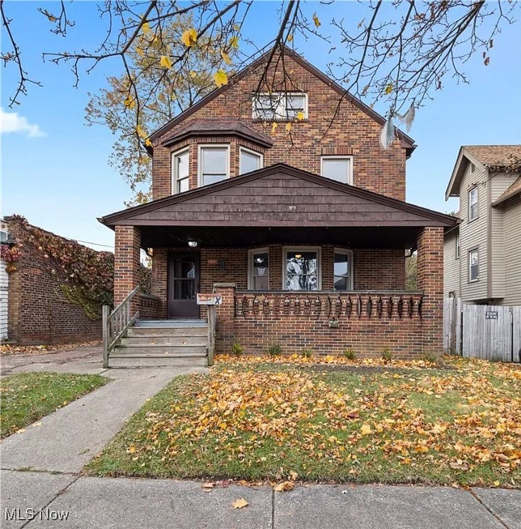Cleveland House: 3258 W 112th Street