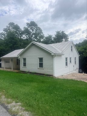 3 Bed 1 Bath Rental at 16882 Crabtree Falls Highway, Vesuvius, VA