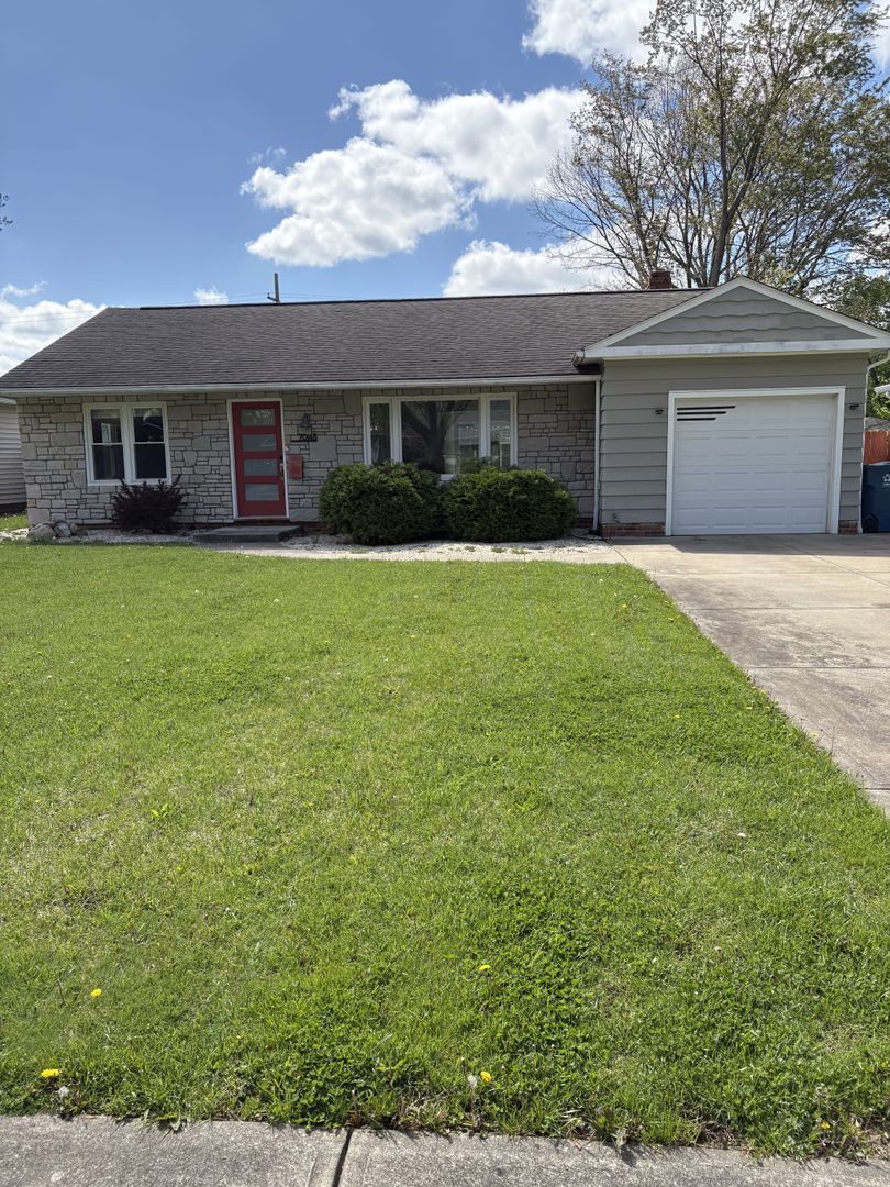 Parma Heights House: 7048 Oakwood Rd