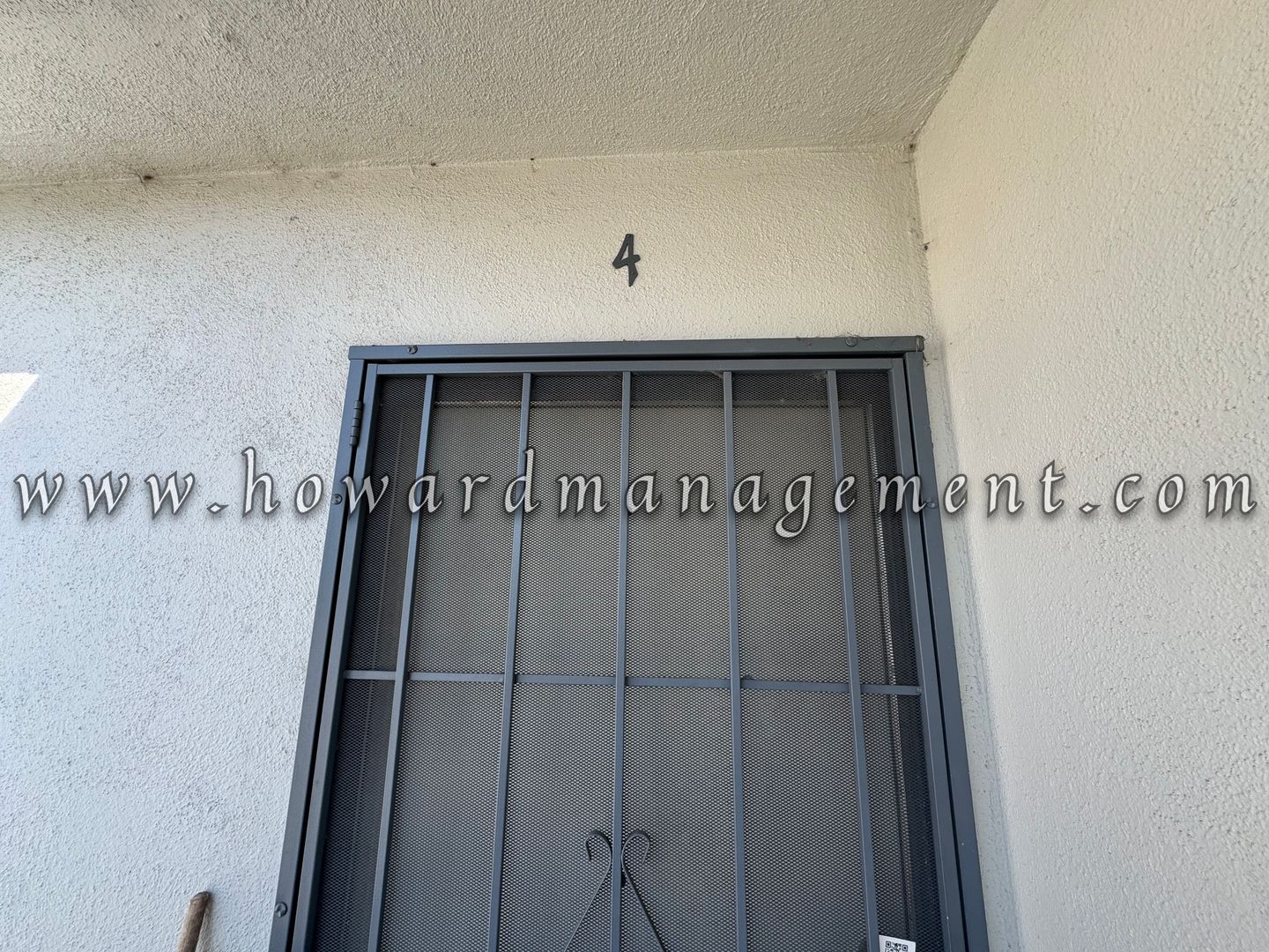 Los Angeles Apartment: 4240 Centinela Ave