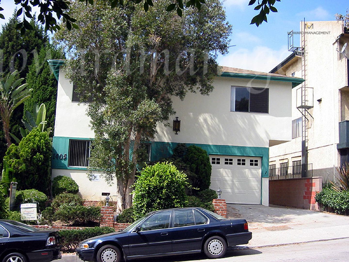 Los Angeles Apartment: 1405 Barry Ave