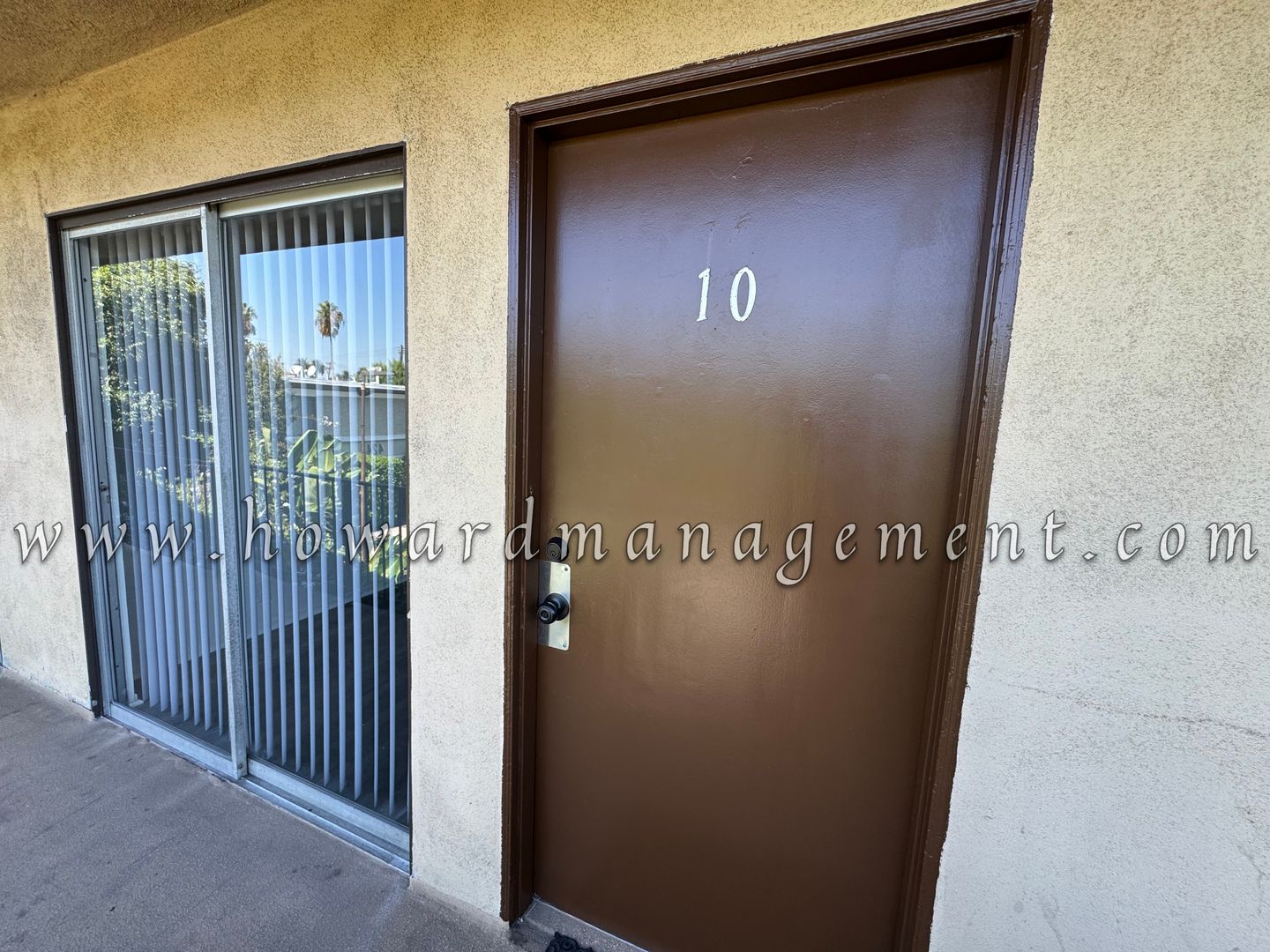 Los Angeles Apartment: 4250 Lindblade Dr