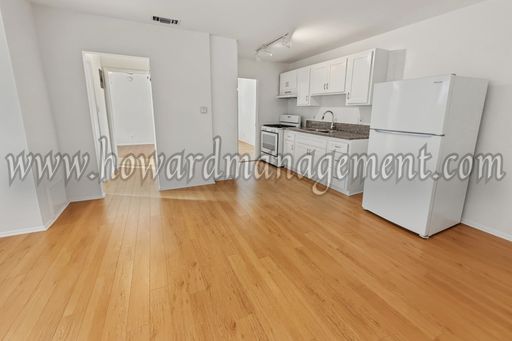 Spacious 2 Bedroom Corner Unit. PARKING, LAUNDRY FACILITY, POOL – photo 1