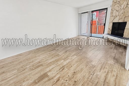 Lower unit in building located four blocks to the sand and Main St. – photo 1