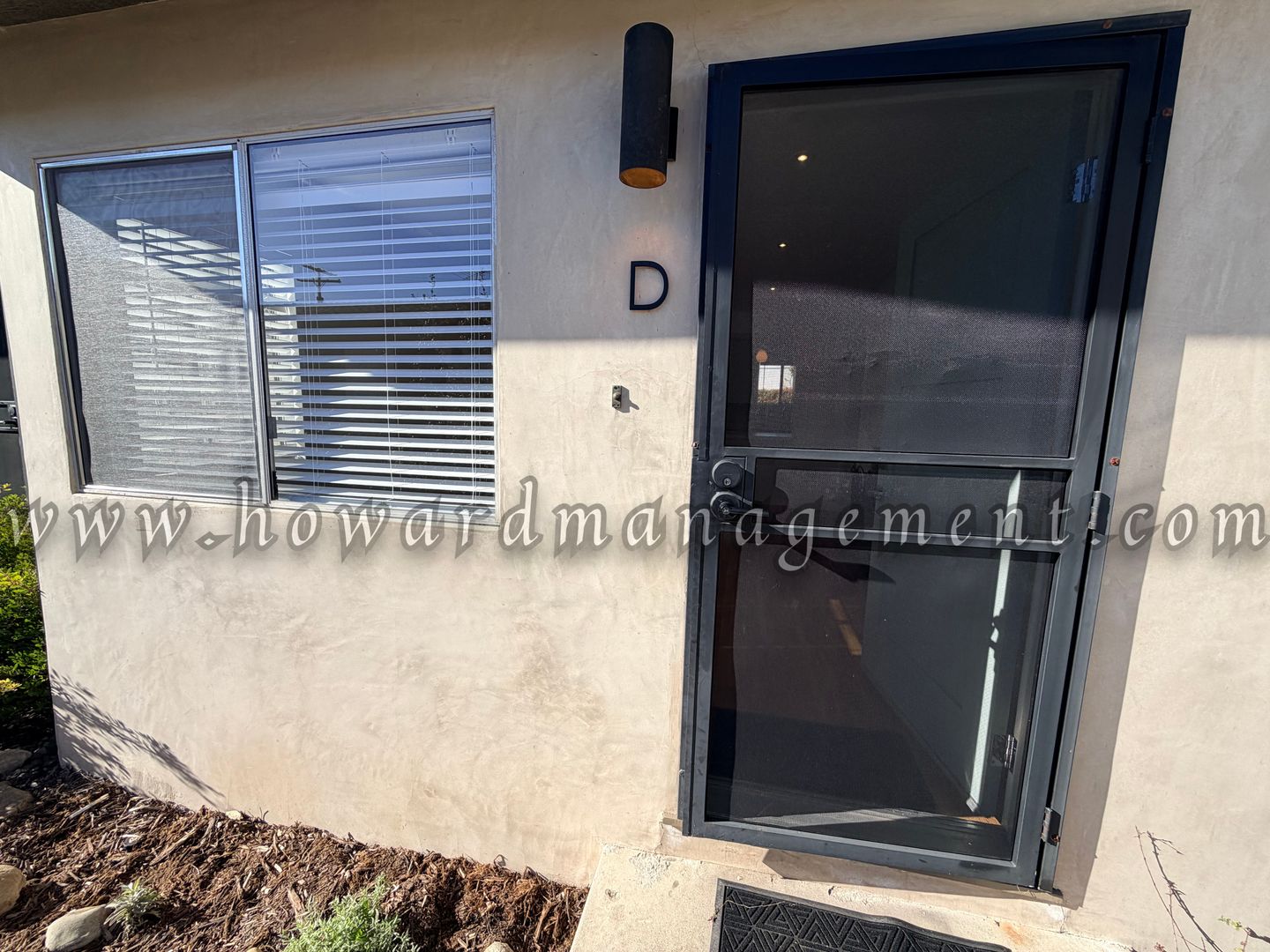 Santa Monica Apartment: 2017 Euclid St